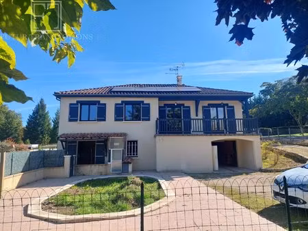 maison sur 2550 m² de terrain clos