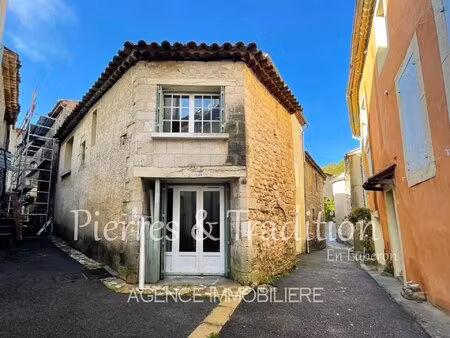 luberon  céreste  jolie maison de village proche commerces