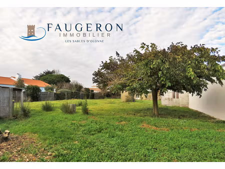 la chaume - parcelle constructible 1094 m2 au calme entre qu