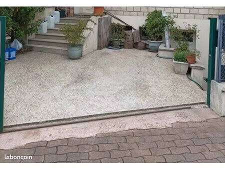 place de stationnement proche gare