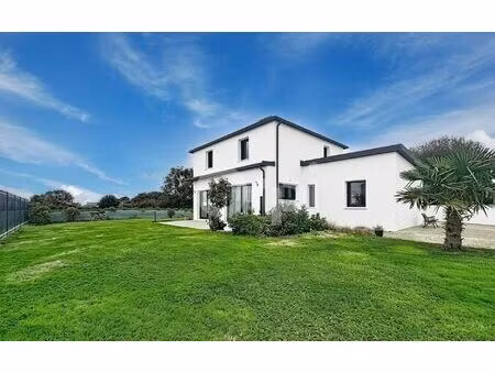 maison plougourvest m² t-5 à vendre  296 800 €