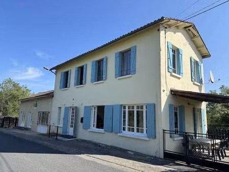 vente maison à cercoux (17270) : à vendre / 180m² cercoux