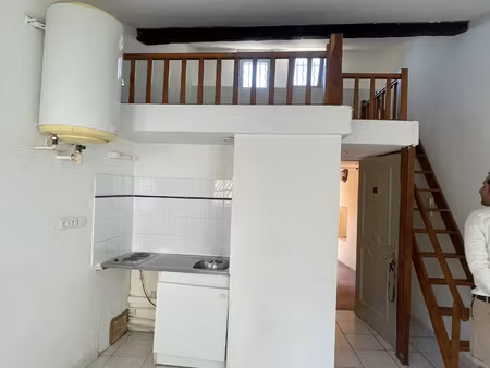 à saisir : studio avec mezzanine en plein centre-ville pro