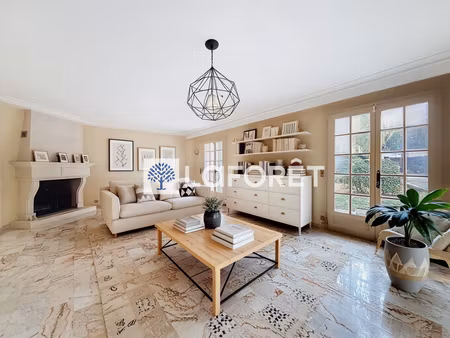 coup de coeur familial : vaste maison lumineuse sur magnifique terrain arboré