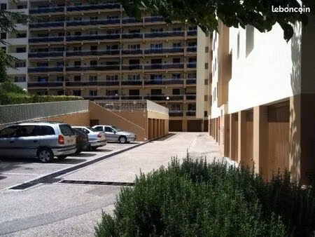 garage/box 12 m² toulon