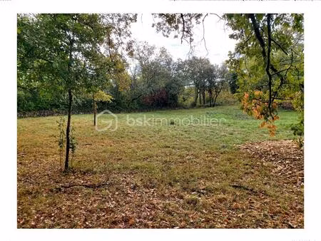 terrain de 1 039 m² à deaux