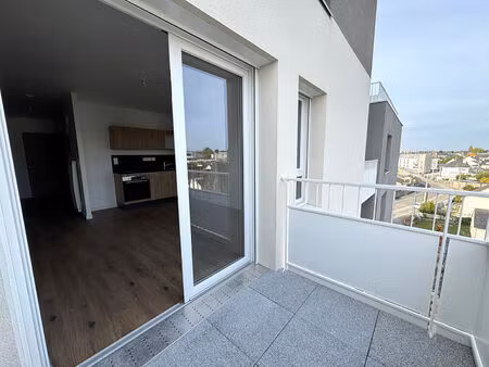 location appartement 1 pièce  25.82m²  laval