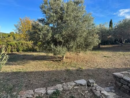 lorgues  terrain 580 m2 proche centre