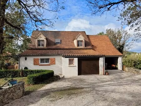 maison traditionnelle avec garage sur terrain arboré d’1 ha en campagne  à 10 minutes de c