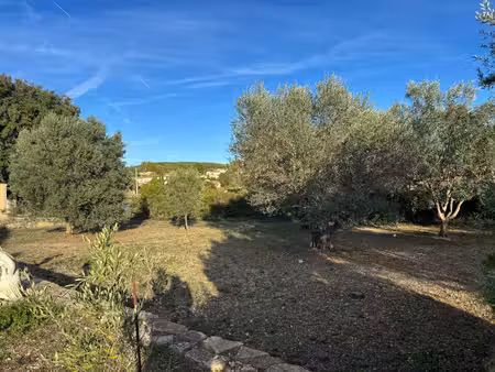 lorgues  terrain 580 m2 proche centre