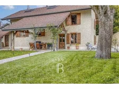 maison de luxe à vendre à nangy : 650 000 €