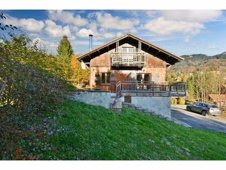 super joli chalet 4 chambres d'environs 126m2 carrez  au calme