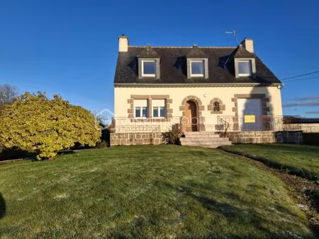 maison ancienne de 115 m² à plougonver