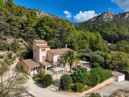 maison de luxe de 10 pièces en vente à vauvenargues  provence-alpes-côte d'azur