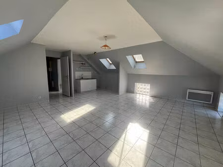 location appartement 2 pièces  38.80m²  monthou