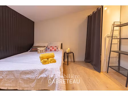chambre à louer dans grand loft industriel - parilly