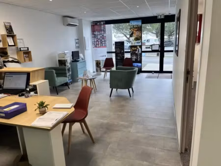 location local centre commercial de langon