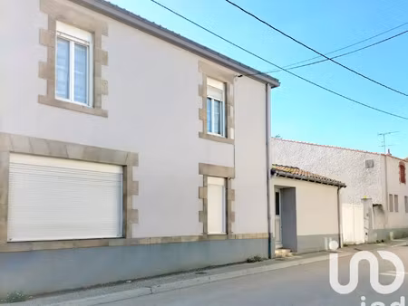 vente immeuble à palluau (85670) : à vendre / 645m² palluau