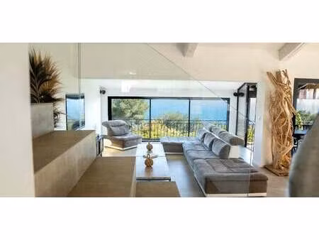 maison avec piscine en bord de mer bord de mer - carqueiranne (83)