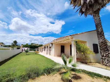 vente villa 8 pièces 219 m² à plaissan (34230)  615 000 €