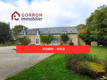 belle maison en pierre  grange en pierre et terrain