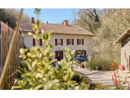 ancien moulin restauré près de saint-amour