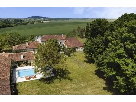 maison de luxe à vendre à villebois-lavalette