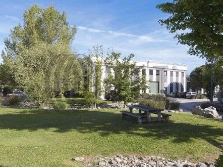 local d'activités à louer