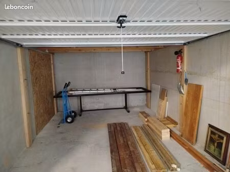 garage/box fermé 18 m2