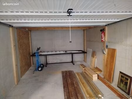garage/box fermé 18 m2