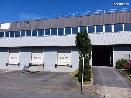 espace de stockage stains (110m²)