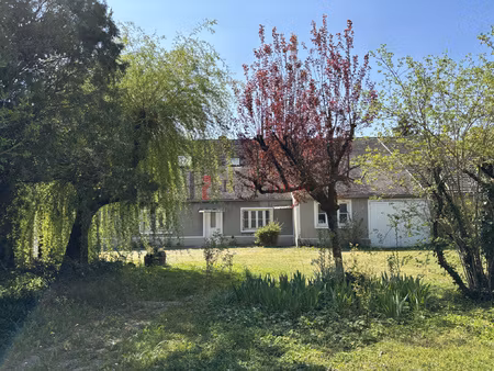 maison de village avec potentiel  terrain arboré de 1100 m2