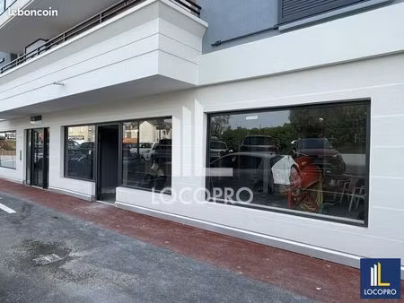 local commercial 53 m²