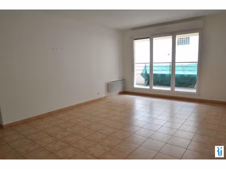 rouen rive gauche - rue malouet // logement conventionne f4 de 83 45 m² avec double place 