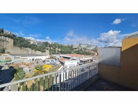 4 pieces 108m² dernier etage terrasse