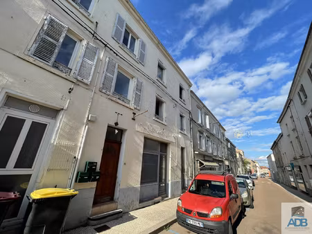 local rue du commerce renaison