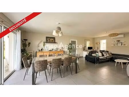 volumes généreux  grand jardin et double garage