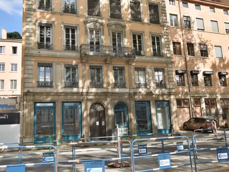 location locaux professionnels à lyon 5ème (69005)  950 €