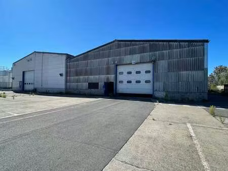 1.000 m² magazijnruimte met 1.800 m² buitenruimte te huur...