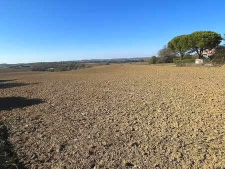 magnifique terrain  vue dégagée sur les pyrénées