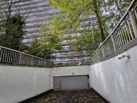 zeer ruime garagebox te koop in koningin fabiolapark - bl...