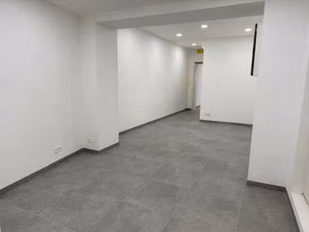 surface commerciale donnant sur la grande place de farcienne