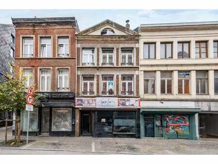 crapaurue : vaste rez-de-chaussée commercial de 158 m²