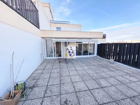 location appartement 6 pièces 102.5 m² à angouleme (16000)  977 €