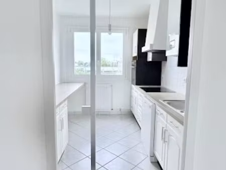 location appartement 4 pièces 77 m² à orvault (44700)  1 195 €