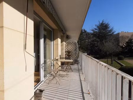 location meublée appartement 2 pièces 44 m² à versailles (78000)  1 195 €