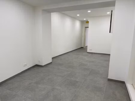 surface commerciale à louer à grand place 83 farciennes (vbd44516)