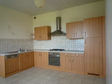 location maison 5 pièces 105 m² à lanmérin (22300)  835 €