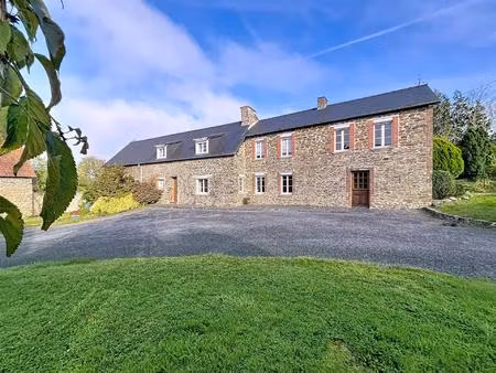 ancien corps de ferme avec dependances a 10mn saint-lo