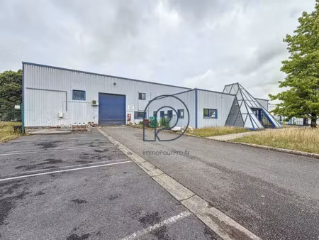 bâtiment industriel 3 869 m² divisible à partir de 1 000 m² – excellent rapport qualité / 